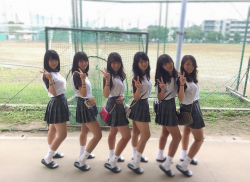 【画像】今どきの女子さん、友達同士で「乳比べ」をしてしまうwwwwwの画像