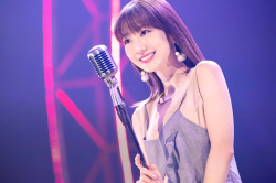 【画像】柏木由紀さん、恥ずかしい部分を盗撮されてしまうwwwwの画像