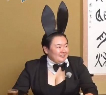 【画像】売れまくってる女タレント、生乳を放り出してしまうｗｗｗｗの画像