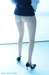 OL制服　パンスト美脚の画像