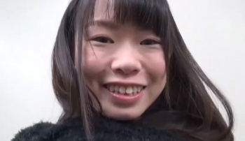 【今日の素人おっぱい】はにかみ笑顔が印象的な女の子のかわいいちっぱい 恥ずかしがり屋さん過ぎておっぱいを見せることも最初は渋る(48日目)の画像
