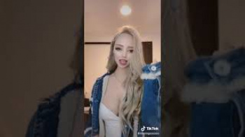 TikTok ギャルのおっぱいがこぼれるの画像