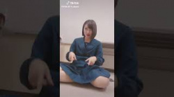 【JK】気になるスカートの中身は…【TikTok】#shortsの画像