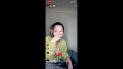 TikTok 思わずポロリ 乳首丸見えか BAN必至 美少女の顔面蒼白の画像