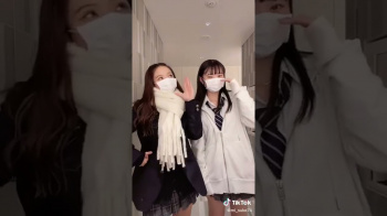 JK 2人とも可愛い TikTok JK 美人 おっぱい 美女 shorts 堪能 保養 shorts 美女 TikTokの画像