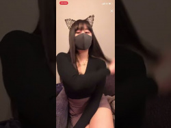 【TikTok】巨乳にゃんにゃんのパンチラの画像