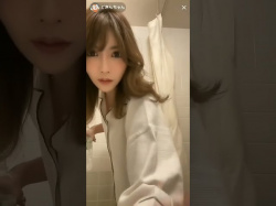 TikTok チラチラ生着替え 胸チラの画像