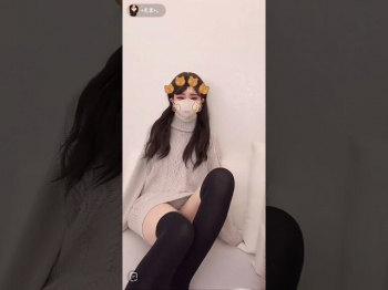 19歳ギャルのモロ配信 ️パンチラじゃなくてパンモロ?の画像