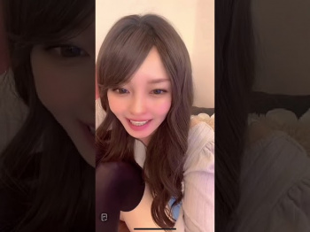 TikTok ニーハイミニスカ美女!チラ見えライブの画像