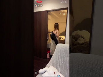 TikTok 放送事故 ハプニング 胸チラ 服好きの美人さんの画像