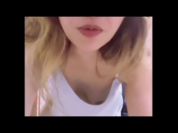 お宝 インスタライブ TikTok のセクシー エロ part.12 ポロリ チラリ 完熟イチゴも大好物なんやでの画像