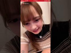 TikTokライブ メイク中美女パンチラの画像