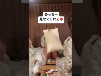 TikTokライブ、インスタライブでやらかしをしパンチラしまくる美女#shorts shortsの画像