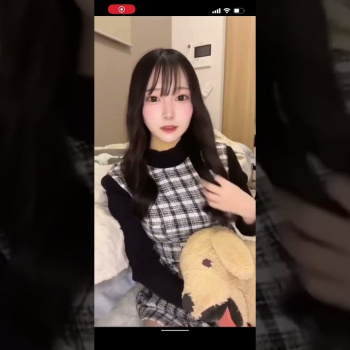 TikTokLive 美女 パンチラの画像