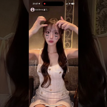 【パンチラ】【キャバ嬢】【TikTok切り抜き】 ティックトックの画像