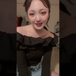 TikTok Live生配信中のパンチラの画像