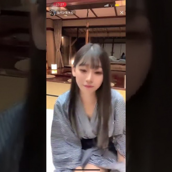 可愛い子の浴衣配信 胸チラやパンチラが際どすぎる! #ライブ #放送事故の画像