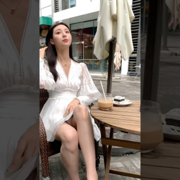 足組み替え清楚系美女パンチラ#TikTok#Instagram#可愛い#EROS#美少女#裙底风光 #Upskirt #Трусики выстрел#shorts ティックトック インスタ shortsの画像