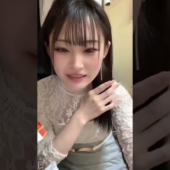 黒髪美女キャバ嬢のパンチラの画像