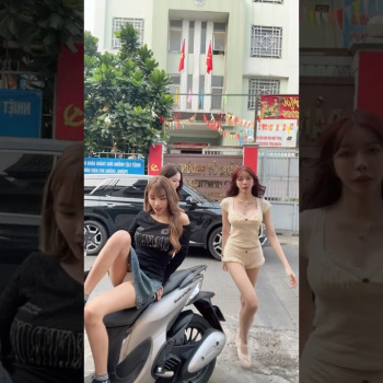 セクシーギャルたちパンチラ#TikTok#Instagram#可愛い#EROS#美少女#shortvideo #Upskirt #ギャル #shorts#ショートパンツ#viralvideo ティックトック インスタ shortsの画像
