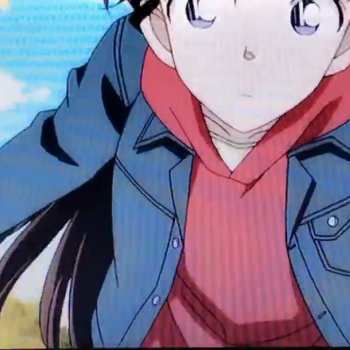 ラッキーハプニング パンチラ アニメ ⚽キック 名探偵コナン〙の画像