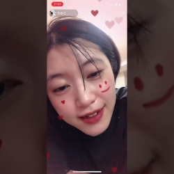 TikTok ライブ パンチラ配信の画像
