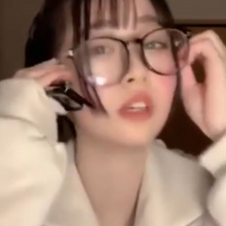 【TikTok】パンチラありますy~インスタライブ ティックトックの画像