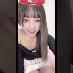 TikTokライブ チラチラ見えてるお姉さんの画像