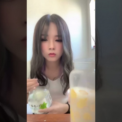 TikTokライブ 人妻ギャル パンチラの画像