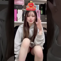 TikTokライブ 常にパンチラ配信の画像