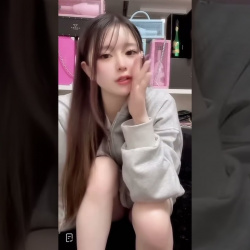 TikTokライブ 常にパンチラの画像