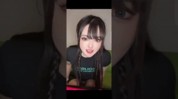 全開パンチラです ️の画像