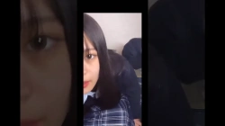 (パンチラあり)女子高生配信者、見せるきなどなかったのに NGだったからこそ、そこがエロい 高校生 JKの画像