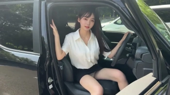 セクシーミニスカ美女生足パンチラの画像