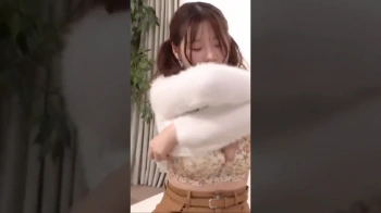 巨乳水着美女生着替え おっぱいの画像