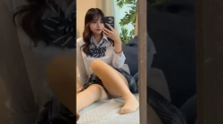 セクシーミニスカ美女パンチラ生足太ももの画像