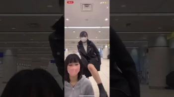 配信中にJKがパンチラ 女子高生 高校生の画像