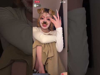 キャバ嬢出勤前のパンチラlive 放送事故 ライブ配信 パンチラ美女 TikTokの画像