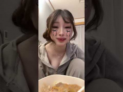 TikTokライブ 胸チラ 結構見えてるの画像