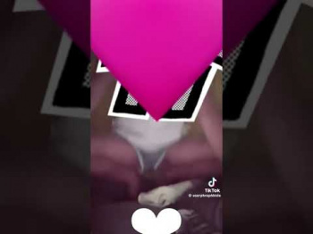 TikTok 上下 腰振り ダンスの画像