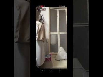 パンチラした瞬間を切り抜かれSNSで拡散されまくっていたショート動画 女子高校生 jk 配信切り抜き 切り抜き ギャルの画像