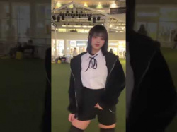 太ももデカすぎやろwwエッロwwww TikTok dance 腰ヒット あろまの画像