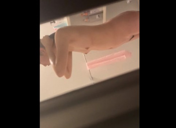 削除注意！本物民家盗撮！浴室の窓の隙間から膨らみかけ娘のちっぱい観察（動画あり）の画像
