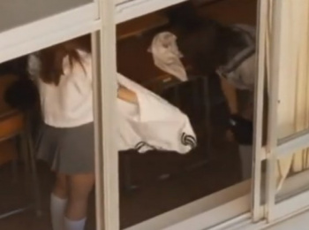 《盗撮動画》自宅ベランダからJCの着替えが覗ける立地条件最強の自宅に住む撮り師ｗｗｗの画像