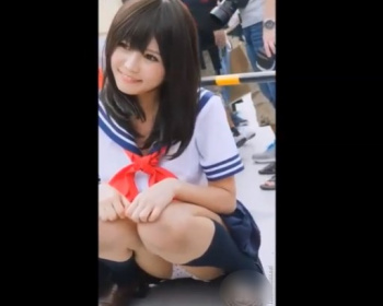 《盗撮動画》S級美少女なセーラー服レイヤーの苺ぱんつがエロくて毎日シコってんだが...ｗの画像