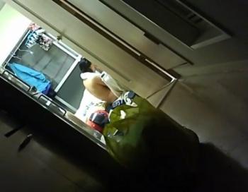 《盗撮動画》削除時間の問題。お風呂上がりの全裸女性を隠し撮りした本物民家盗撮動画が流出中の画像