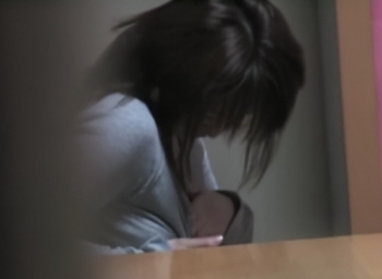 《盗撮動画》民家撮り師「自宅でチクニーしている若妻の隠し撮りに成功してしまったんだがｗ」の画像
