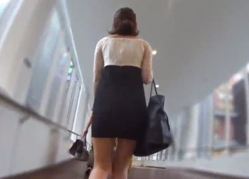 《盗撮動画》俺撮り師、イイ女のパンチラ撮るなら近所のショッピングモールが最適だと気づいてしまうの画像