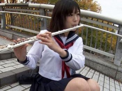 【秋月めい】吹奏楽部の可愛い女子校生が、楽器のようにオチンチンを舐めまわしながら乱れることになるwwの画像