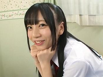 〈七沢みあ〉パンツ丸見せしちゃって明らかに誘ってるでしょ…イジワルなロリJKに翻弄されて勃起不可避！の画像